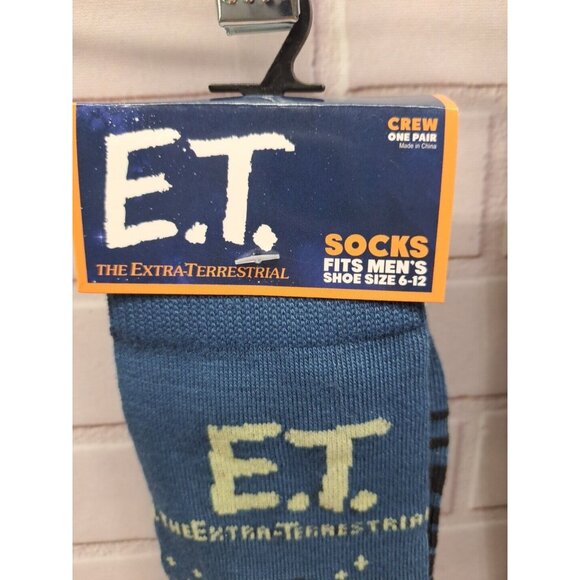 E.T. The Extra-Terrestrial Mens Crew Socks 2 Pair Blue/Black Fits Shoe Size 6-12 - Picture 3 of 5